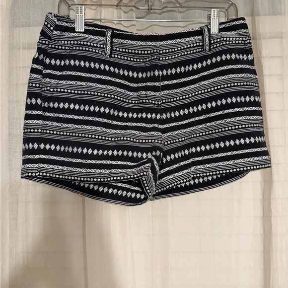 LOFT Black and White Geometric Women's Shorts - Picture 1 of 4